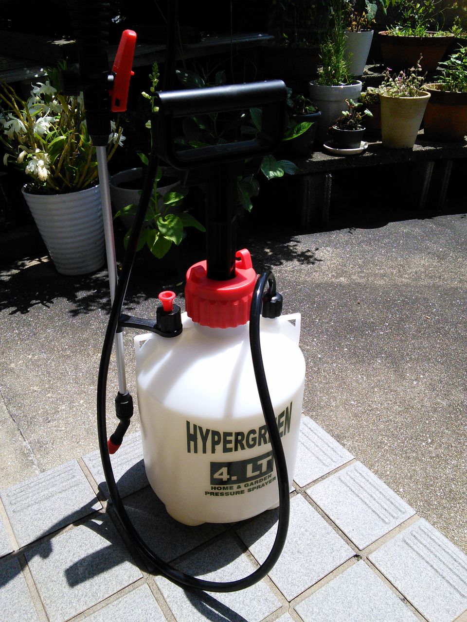 ＢＴ剤を噴霧器で散布