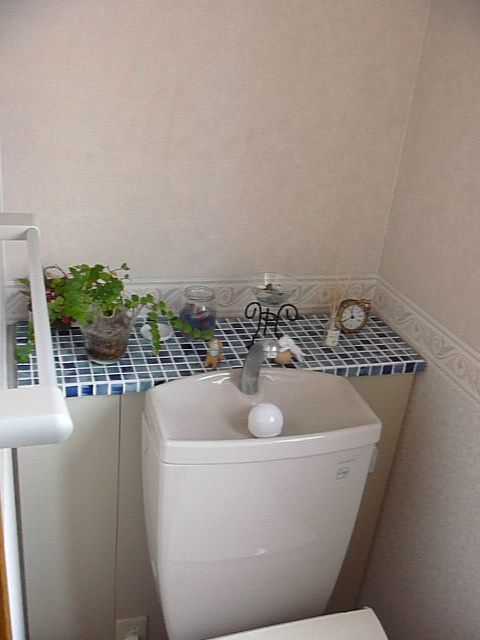 1階トイレリフォーム ⇒ タイル交換