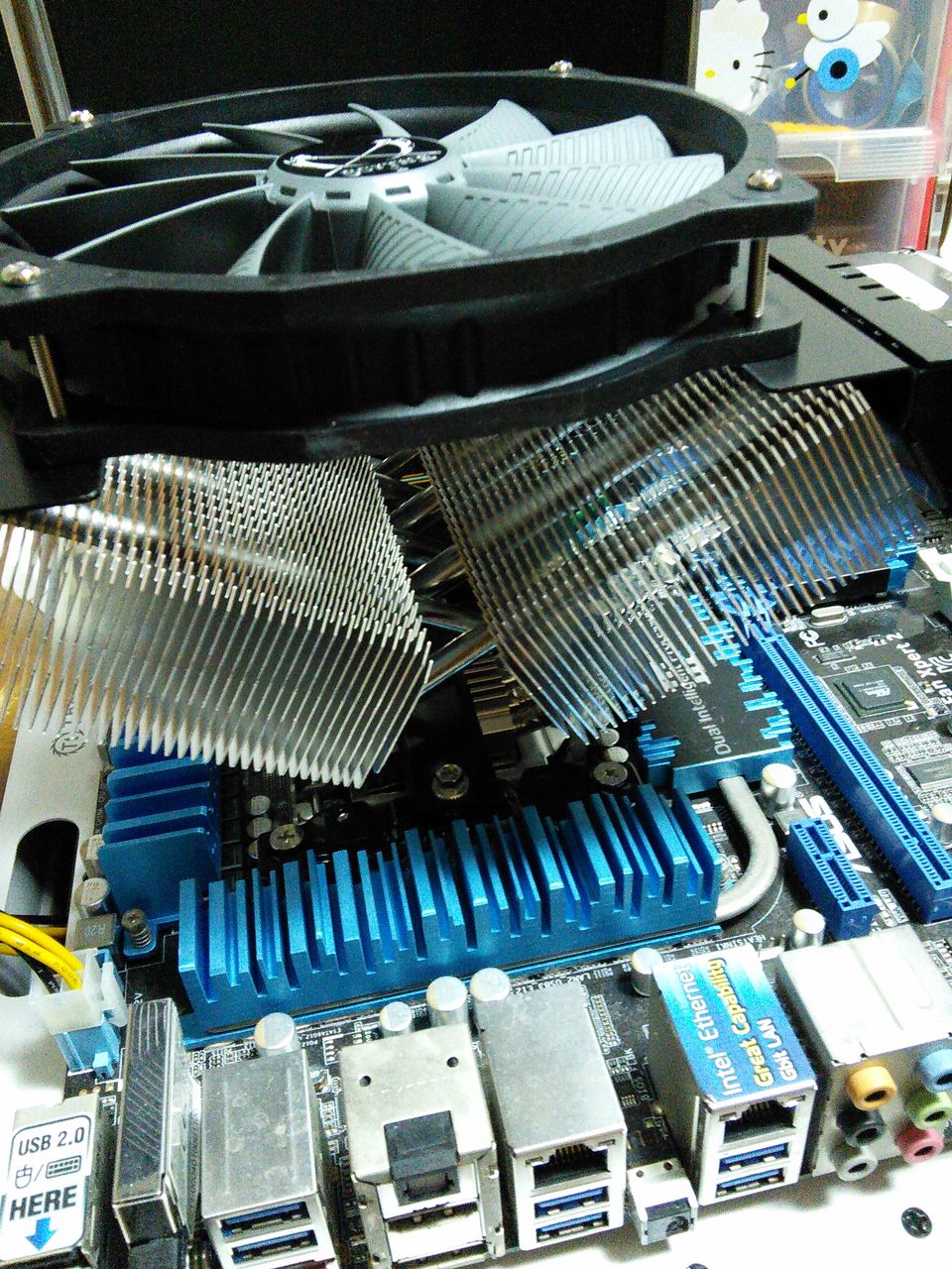 自作 PC CPUファン交換　サイズ ハイエンド大型トップフロークーラー グランド鎌クロス3 SCGKC-3000