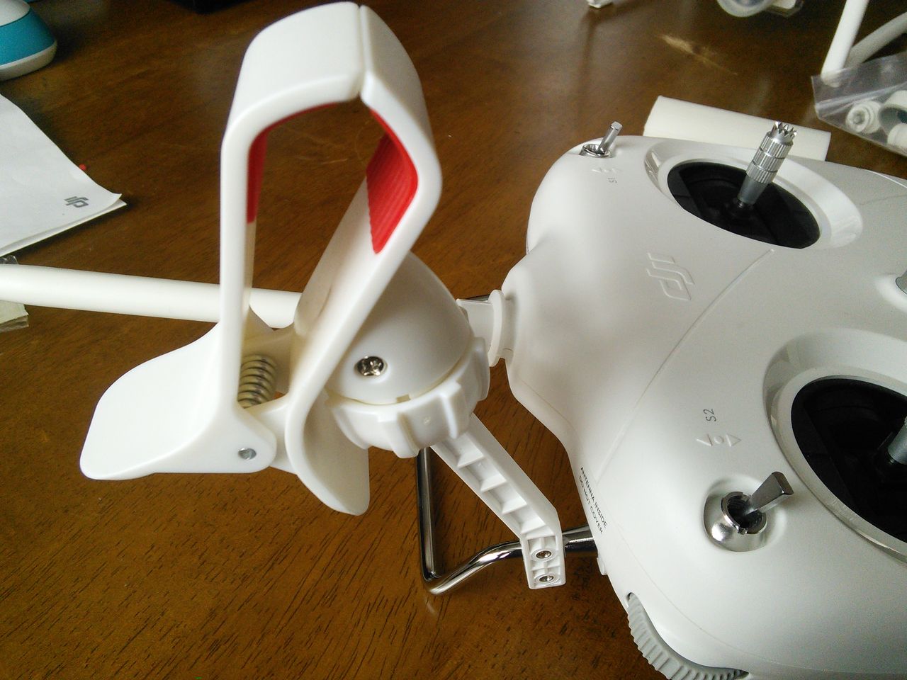 PHANTOM 3 STANDARD リモコンモニター・タブレット用ブラケット延長マウントを取り付けました。